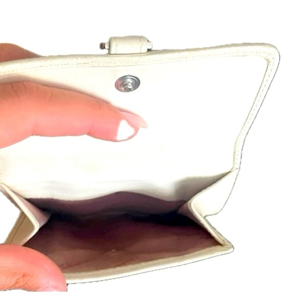 Salvatore Ferragamo Rare Pink Canvas, White Leather Pre Loved Vintage Bi-fold - Picture 10 of 12